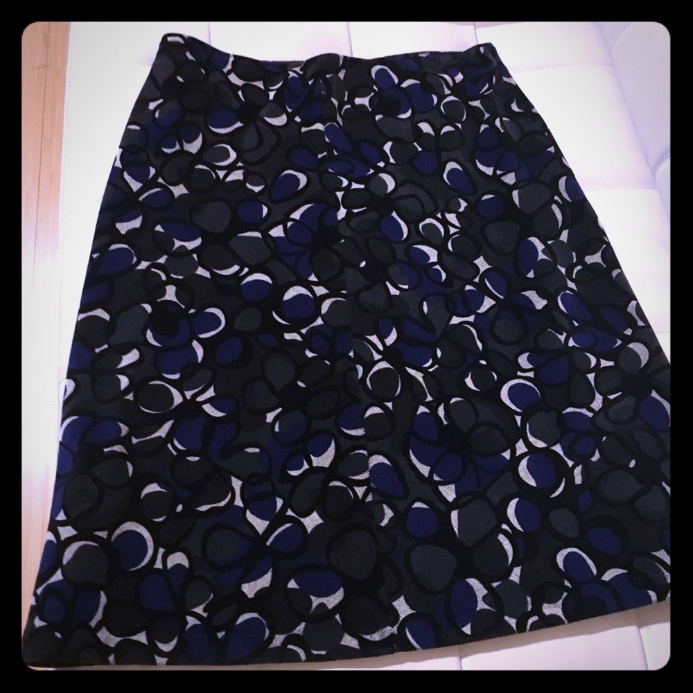 Hobbs size 12 corduroy skirt.